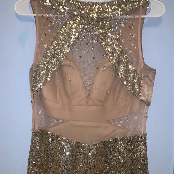 FLAWLESS GOLD DRESS SIZE 8 SEQUINS ALL THROUGHOUT! - Picture 3 of 5